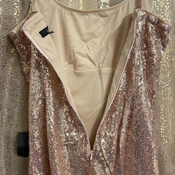 Lulus glam ma’am gold sequin bodycon ruffle mini dress, size L, NWT - Picture 8 of 9